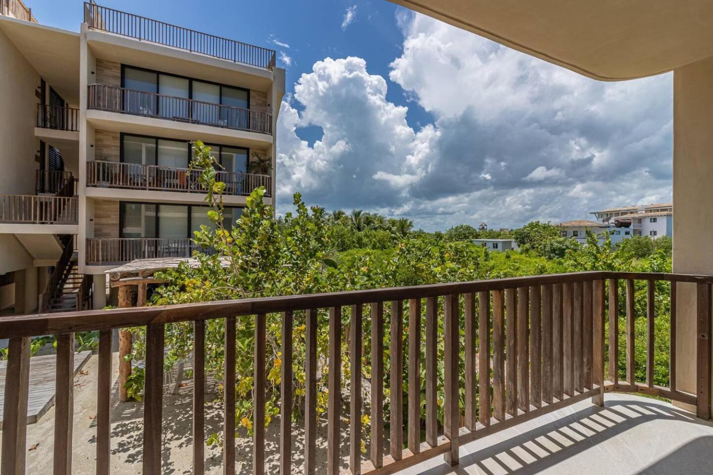 Pool View Loft Steps From The Ocean In Punta Cocos - C101 Hotel Isla Holbox Exterior photo